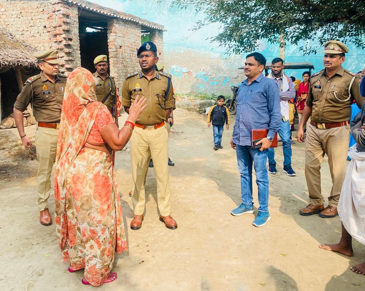 बुजुर्ग की हत्या, जांच में जुटी पुलिस, एसपी ने घटना स्थल का किया निरीक्षण | New India Times