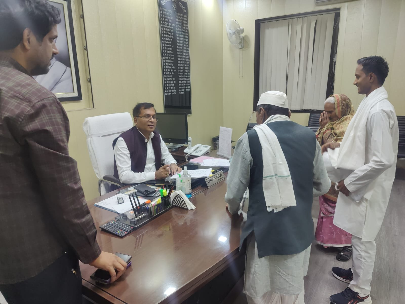 डीएम जनता दर्शन में एक घंटे के अंदर शास्त्र लाइसेंस की कार्यवाही कराई पूरी | New India Times