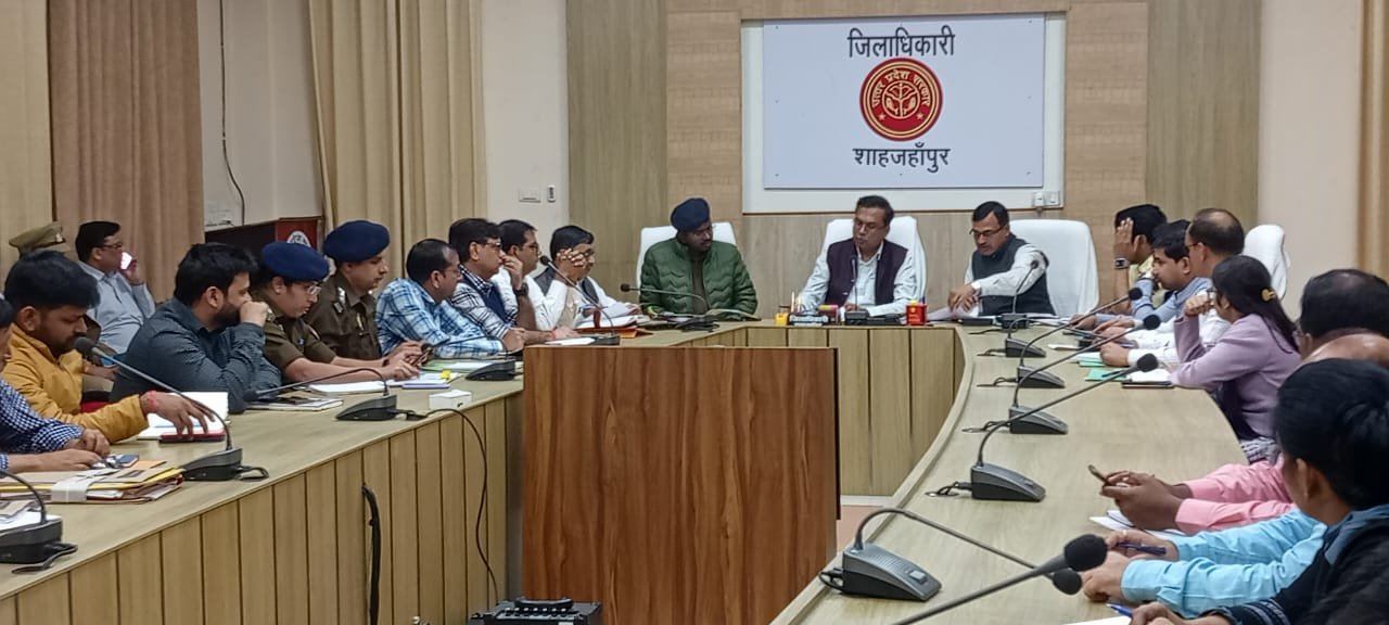 डीएम ने जारी किया फरमान, एक महीने में नगर से बाहर की जाएं दूध डेरियां, सड़कों से अवैध अतिक्रमण हटाने के दिए निर्देश | New India Times