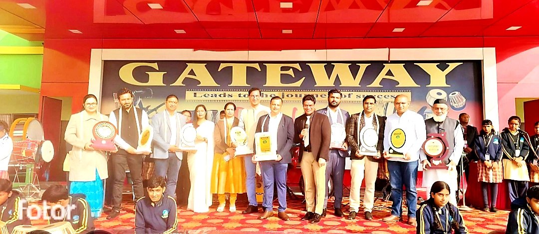 गेटवे स्कूल में चिकित्सकों को किया गया सम्मानित 1 गेटवे स्कूल में चिकित्सकों को किया गया सम्मानित | New India Times