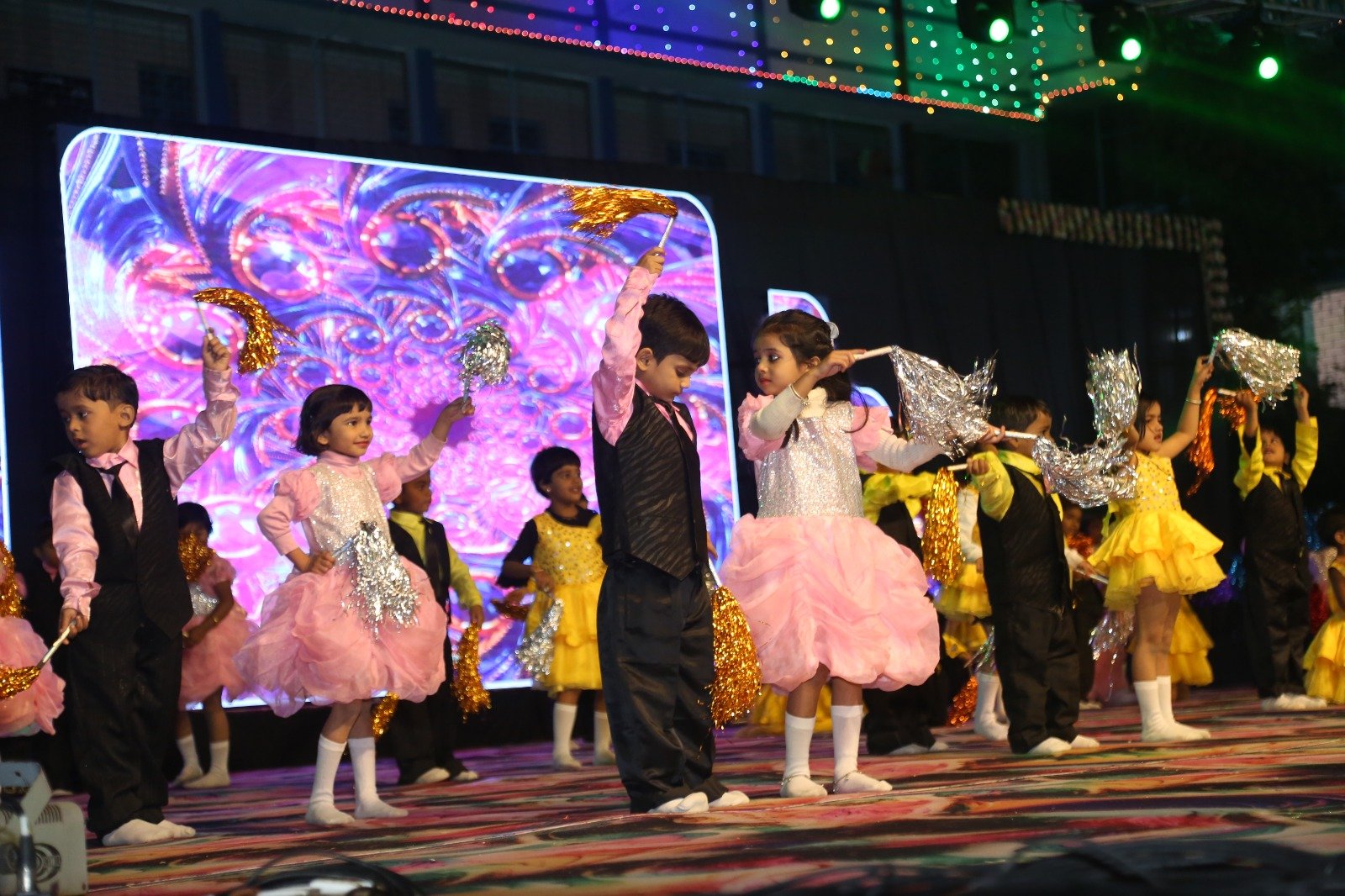 सेंट अर्नोल्ड स्कूल मेघनगर में मनाया गया वार्षिक उत्सव हर्ष उल्लास एवं धूमधाम से, बच्चों के टैलेंट देख माता-पिता रह गए दंग | New India Times