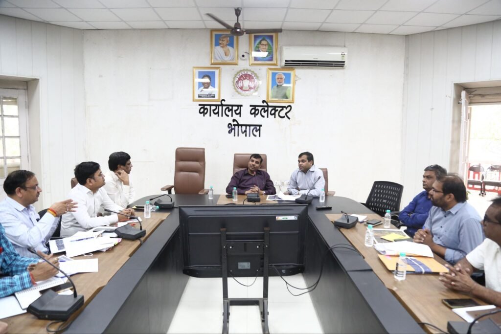 भोपाल को झुग्गी मुक्त बनाने के लिए कलेक्टर की अध्यक्षता में आयोजित हुई बैठक | New India Times