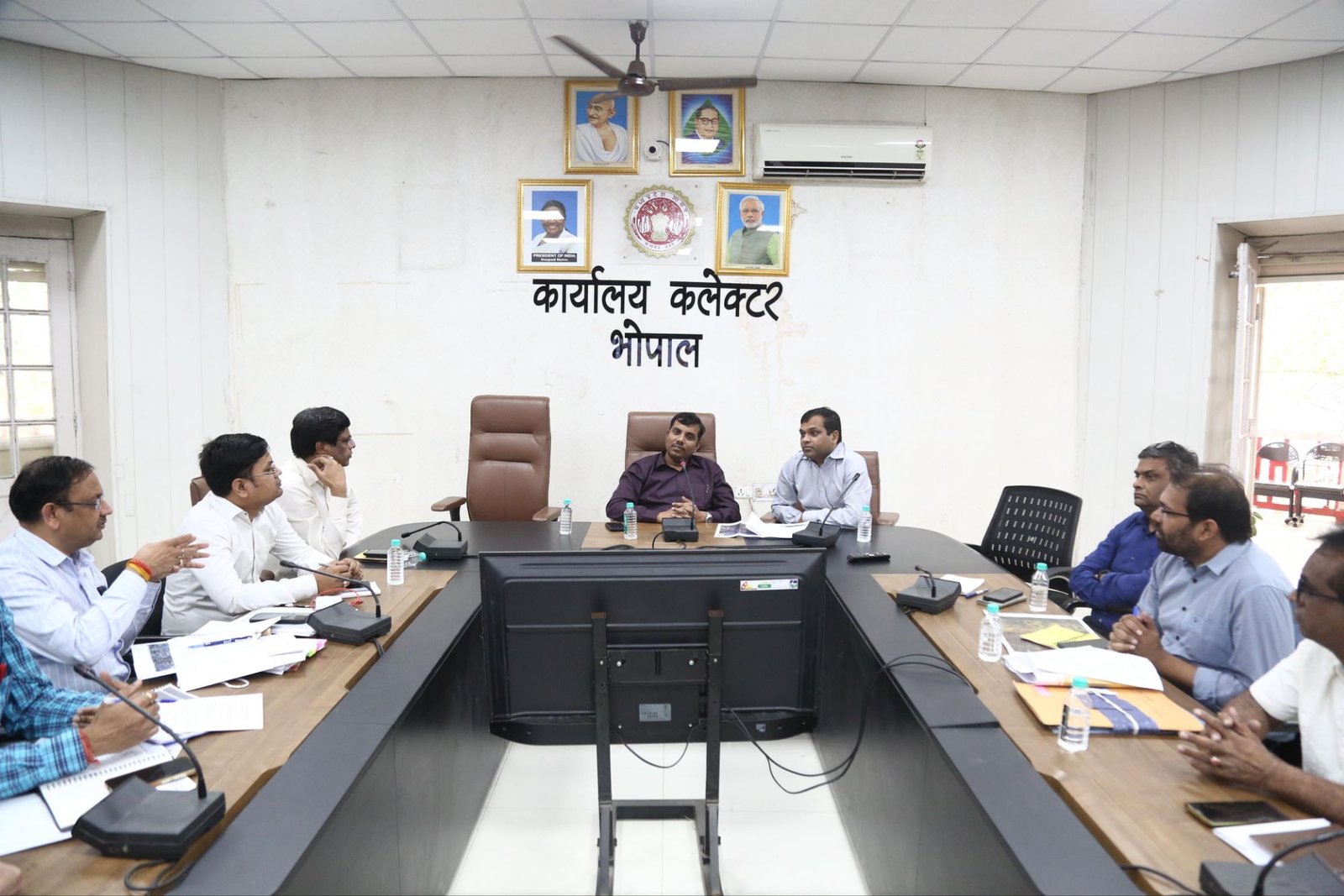 भोपाल को झुग्गी मुक्त बनाने के लिए कलेक्टर की अध्यक्षता में आयोजित हुई बैठक | New India Times