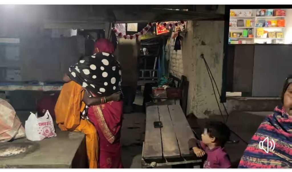 रेलवे रोड पर स्थित चाय मिठाई की दुकान का ताला तोड़ कर सामान उठा ले गए चोर | New India Times