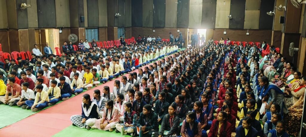 दमोह से हुई नई पहल की शुरुआत, कैरियर को लेकर लगाई गई मोटिवेशन क्लास | New India Times