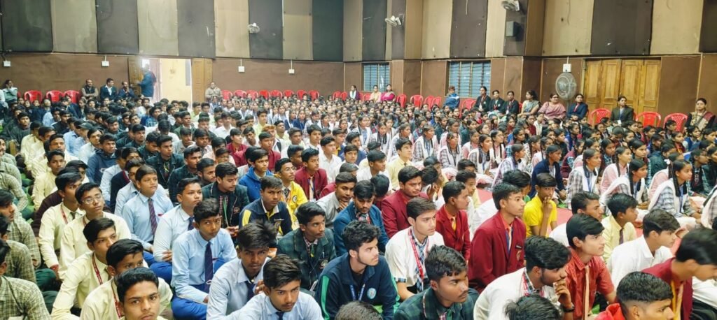 दमोह से हुई नई पहल की शुरुआत, कैरियर को लेकर लगाई गई मोटिवेशन क्लास | New India Times