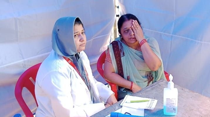 धार्मिक एवं मानव सेवा कार्यों के साथ मनाया गया पुण्य सम्राट का जन्मोत्सव! नेत्र शिविर में 191 लोगों की हुई जांच | New India Times