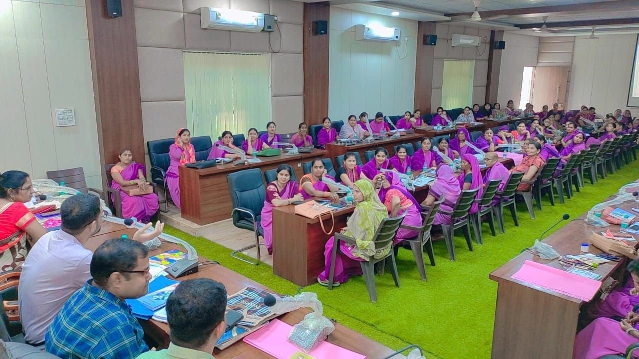 आंगनवाड़ी केंद्र पर पोषण पढ़ाई एवं स्वच्छता पर हो विशेष फोकस, प्लास्टिक मुक्त परिवेश की दिलाई गई शपथ 1 आंगनवाड़ी केंद्र पर पोषण पढ़ाई एवं स्वच्छता पर हो विशेष फोकस, प्लास्टिक मुक्त परिवेश की दिलाई गई शपथ | New India Times