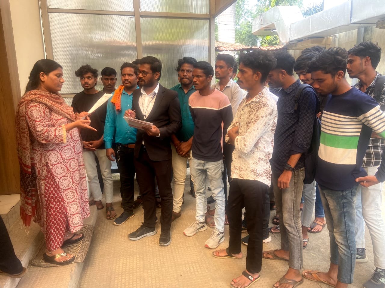 एमपीपीएससी सेंटर यथावत किए जाने की मांग को लेकर मुख्यमंत्री के नाम कलेक्टर को सौंपा गया ज्ञापन | New India Times