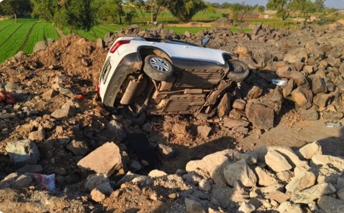 गाय को बचाने के चक्कर में कार दुर्घटना, भाजपा युवा मोर्चा जिला उपाध्यक्ष, जनपद उपाध्यक्ष सहित वरिष्ठ नेता हुए घायल | New India Times