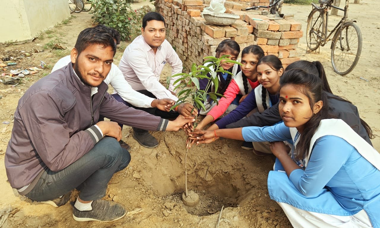 पर्यावरण संतुलन के लिए पौधरोपण करने का दिया संदेश 1 पर्यावरण संतुलन के लिए पौधरोपण करने का दिया संदेश | New India Times