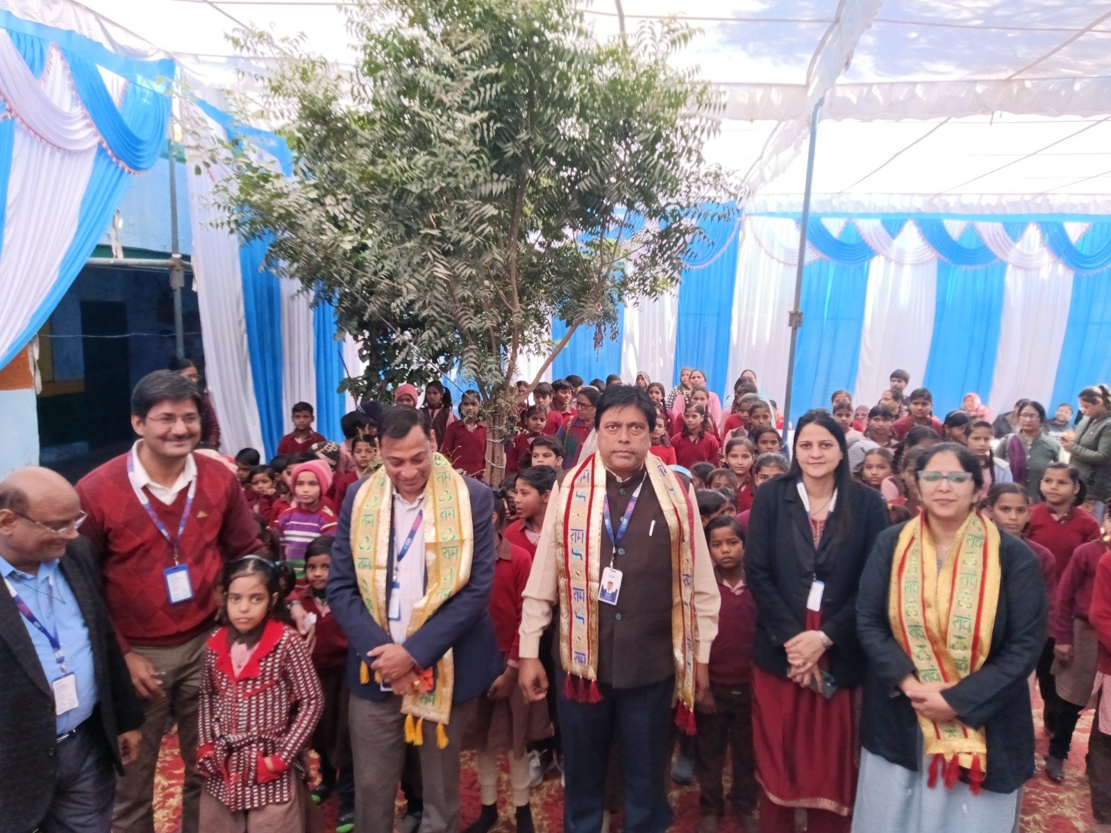 एसबीआई ने सीएसआर फण्ड से प्राथमिक विद्यालय में बेटियों को साईकिल की वितरित | New India Times