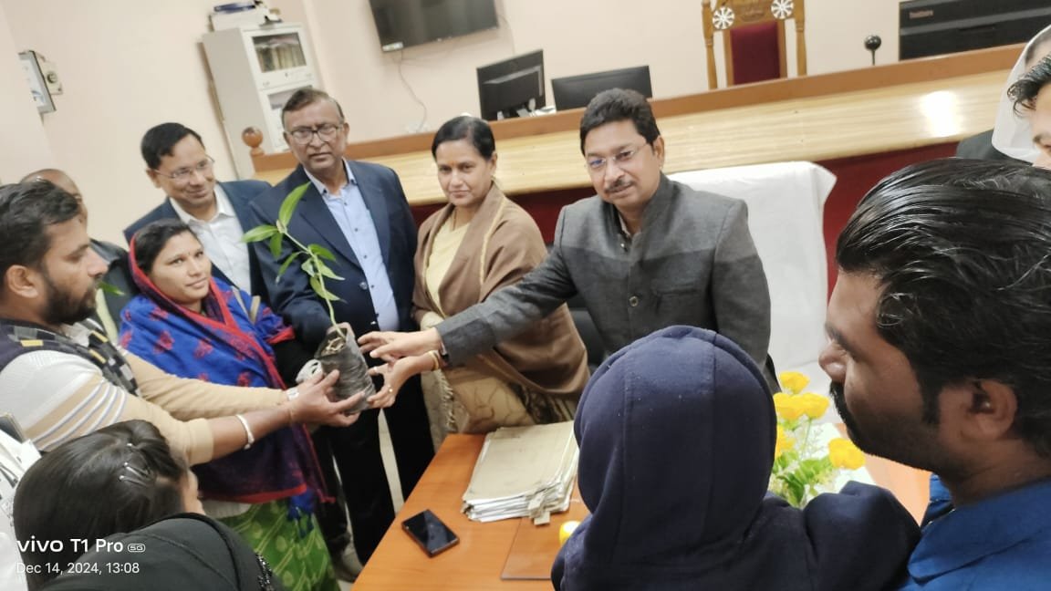 कुटुंब न्यायालय बुरहानपुर के न्यायाधीश हाजी शेख सलीम की प्रेरणा से लोक अदालत में 48 पारिवारिक मुक़दमों का निराकरण 1 कुटुंब न्यायालय बुरहानपुर के न्यायाधीश हाजी शेख सलीम की प्रेरणा से लोक अदालत में 48 पारिवारिक मुक़दमों का निराकरण | New India Times