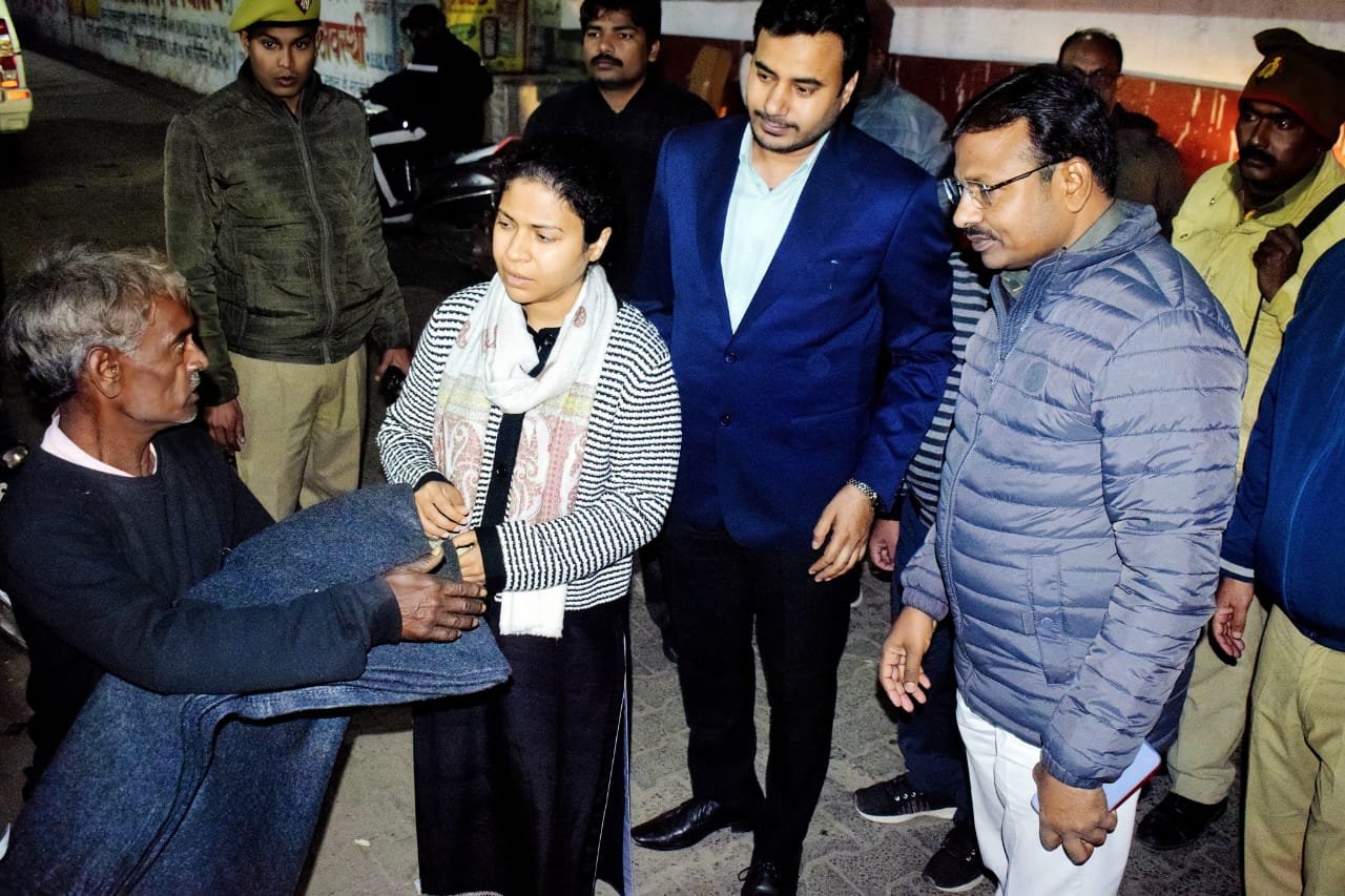 जिलाधिकारी ने रैन बसेरों का किया औचक निरीक्षण | New India Times