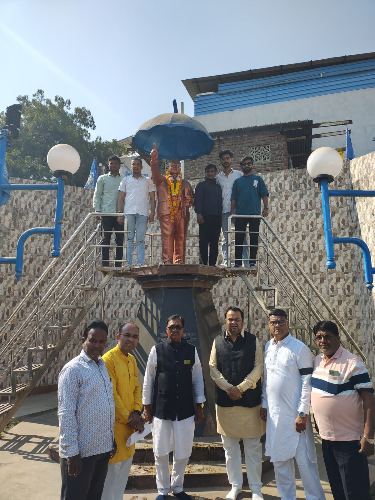 केंद्रीय गृहमंत्री की टिप्पणी पर बुरहानपुर में कांग्रेसियों ने मौन प्रदर्शन कर राष्ट्रपति के नाम एसडीएम बुरहानपुर को सौंपा ज्ञापन | New India Times