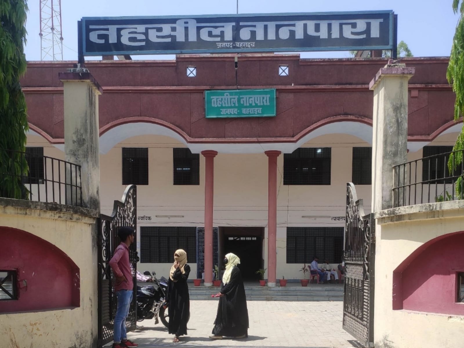 नायब तहसीलदार की गाड़ी से 35 किलोमीटर तक घसीटा युवक का शरीर, हुई मौत, एफ़आईआर दर्ज, नायब तहसीलदार को डीएम ने किया निलंबित | New India Times