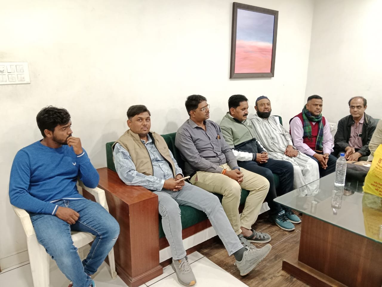 मेघनगर के होटल अमर शांति में पत्रकारों की बैठक संपन्न 1 मेघनगर के होटल अमर शांति में पत्रकारों की बैठक संपन्न | New India Times