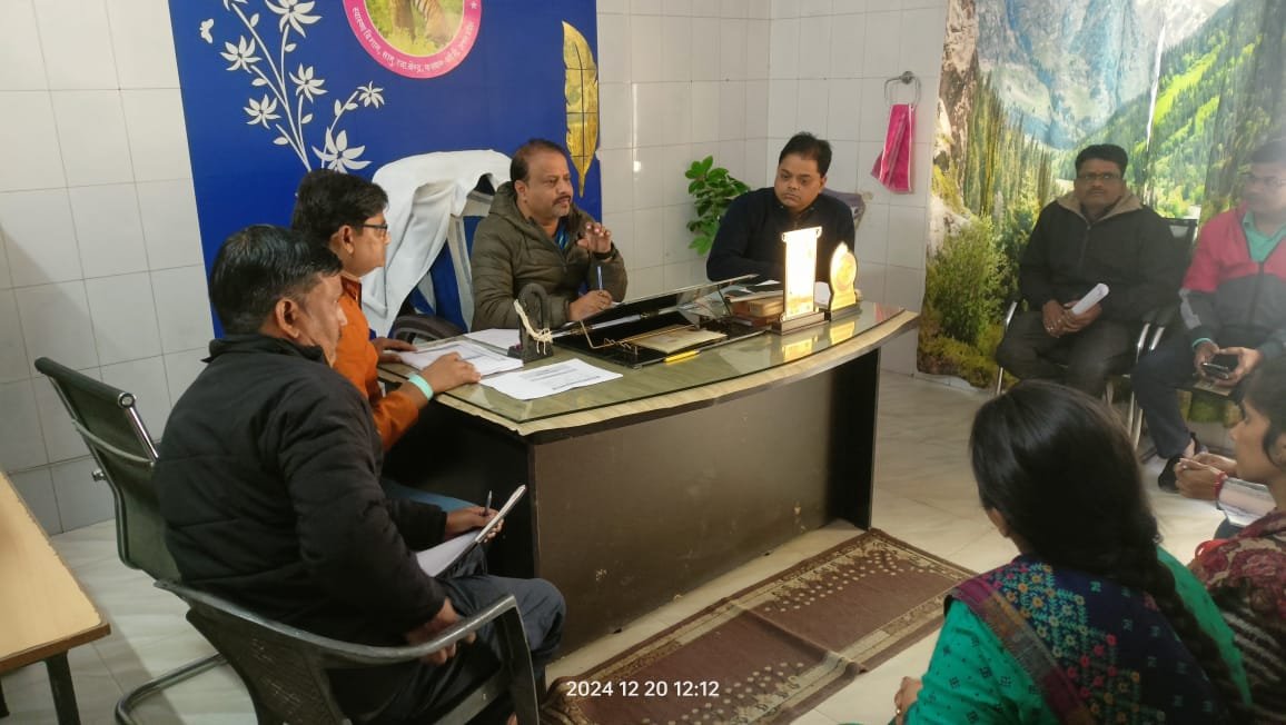 अधीक्षक डॉ. अमित बाजपेई ने की अपील: आयुष्मान कार्ड बनाने से छूटे सभी पात्र लाभार्थी बनवाएं कार्ड | New India Times