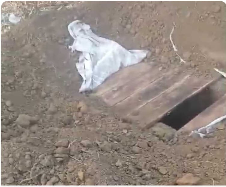 तंत्र मंत्र के चक्कर में 39 दिन में खोद डाली कब्र | New India Times