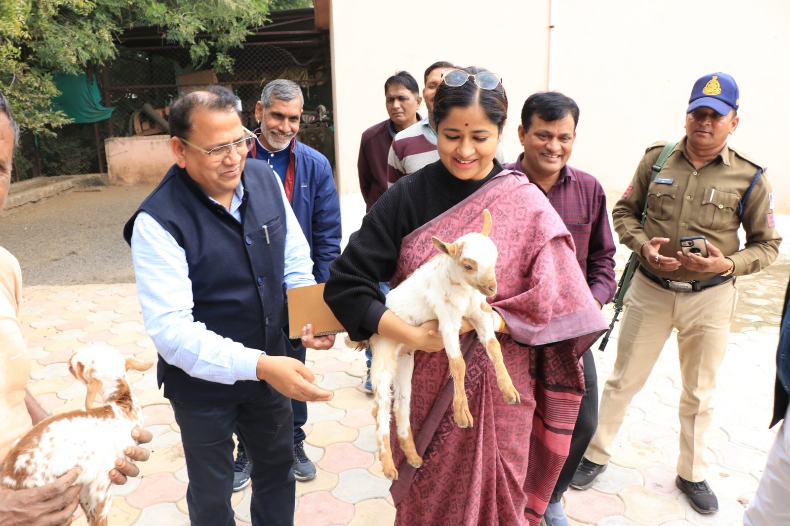 जिला कलेक्टर नेहा मीना ने किया झाबुआ कृषि विज्ञान केन्द्र का निरीक्षण | New India Times