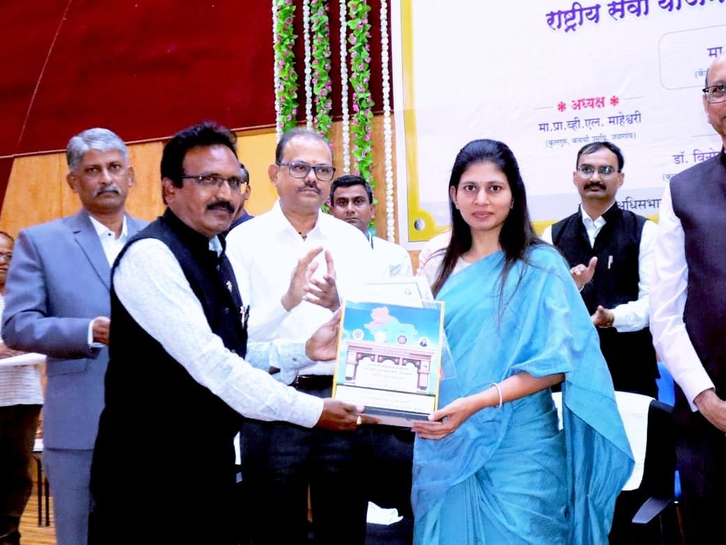 कार्य गौरव 2023-24: दिल्ली सरकार की मंत्री रक्षा खडसे ने बढ़ाया छात्रों का मनोबल | New India Times