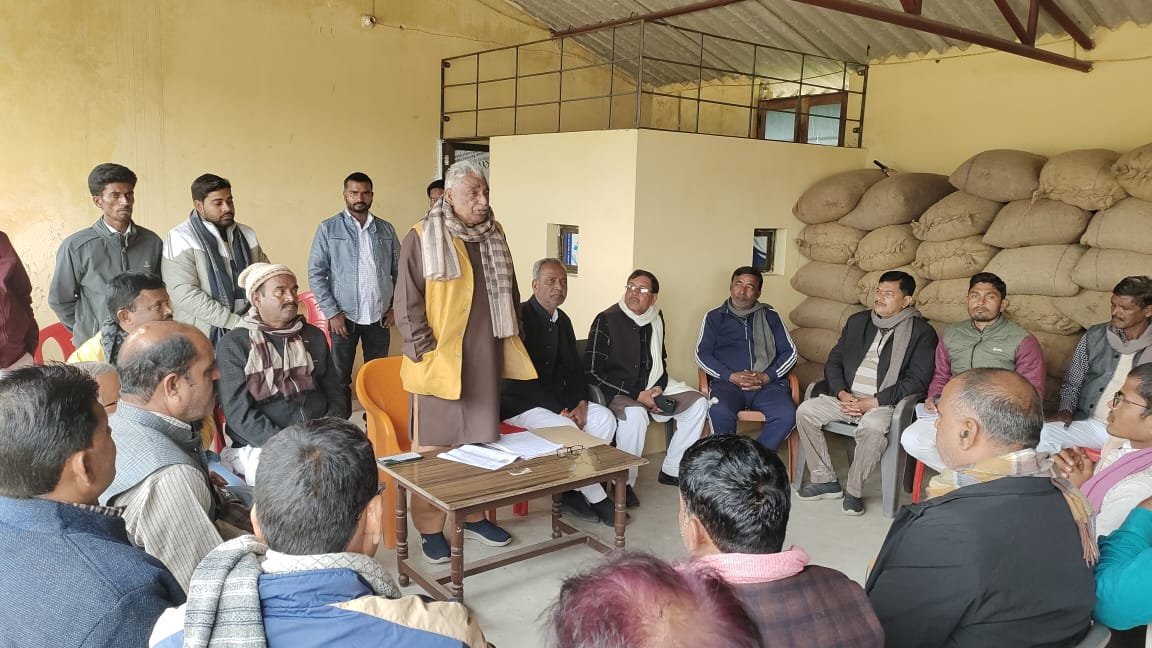 नेता प्रतिपक्ष श्री माता प्रसाद पाण्डेय जी के आवास पर सेक्टर/सह सेक्टर प्रभारियों की बैठक का हुआ आयोजन | New India Times