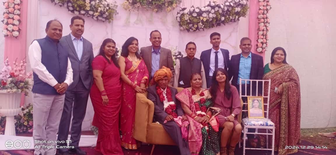 धूमधाम से मनाई गई वरिष्ठ लेखापाल माईकल निनामा की शादी की 50वीं सालगिरह | New India Times