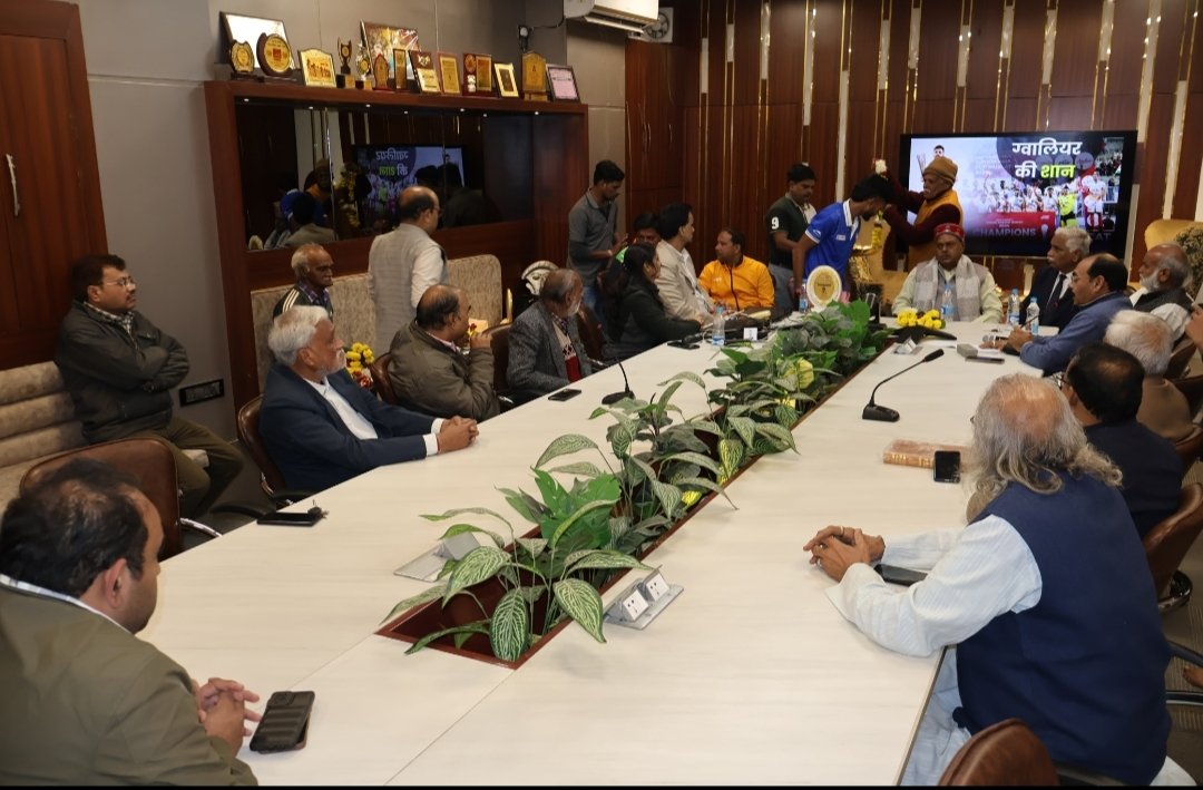 संध्या समाचार कार्यालय पर आईकॉम सेंटर में आयोजित सम्मान समारोह में कैबिनेट मंत्री श्री नारायण सिंह कुशवाह ने की शिरकत 1 संध्या समाचार कार्यालय पर आईकॉम सेंटर में आयोजित सम्मान समारोह में कैबिनेट मंत्री श्री नारायण सिंह कुशवाह ने की शिरकत | New India Times