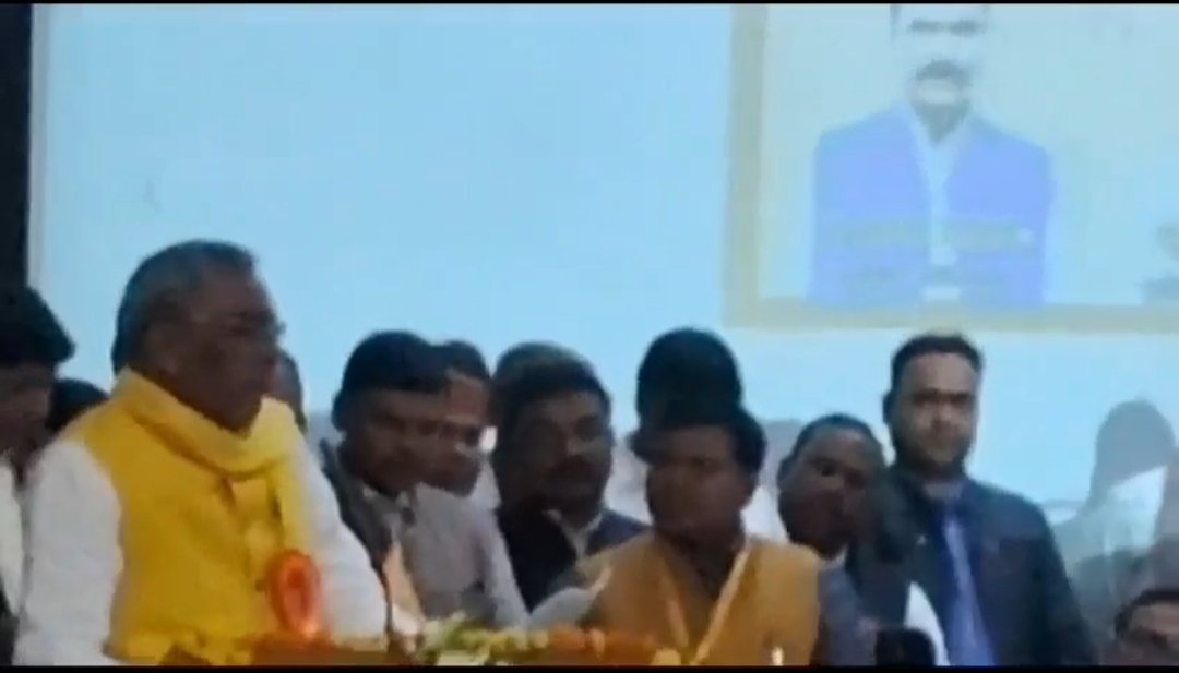 पंचायती राज मंत्री ओमप्रकाश राजभर ने ग्रामीण सफाई कर्मचारियों की 3 माह में सेवा नियमावली बनाने का दिया आश्वासन | New India Times