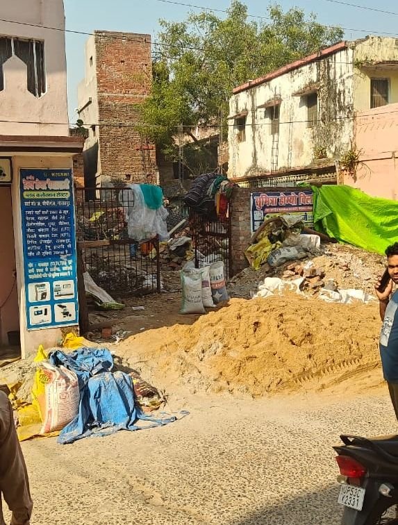 नगर पंचायत पीपीगंज में आबादी की जमीन पर हो रहे कब्जे पर अधिशासी अधिकारी ने लगाया रोक | New India Times