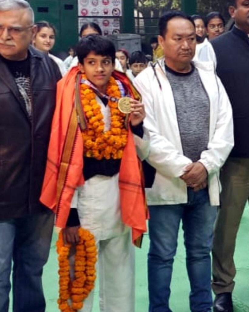 मथुरा की सौभरी वैष्णवी ने दिल्ली में आयोजित जूनियर नेशनल कराटे चौंपियनशिप में जीता स्वर्ण | New India Times