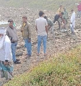 हाजिरी 79 की मौके पर मजदूर कम, एंगल बदल कर चल रहा है काम, इटवा विकास खण्ड के ग्राम पंचायत सुहेलवा का मामला | New India Times