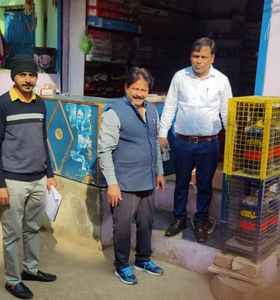 जिला खाद्य विभाग की कार्यवाही जारी, 17 अवैध गैस सिलेंडर और अन्य उपकरण किए जब्त | New India Times
