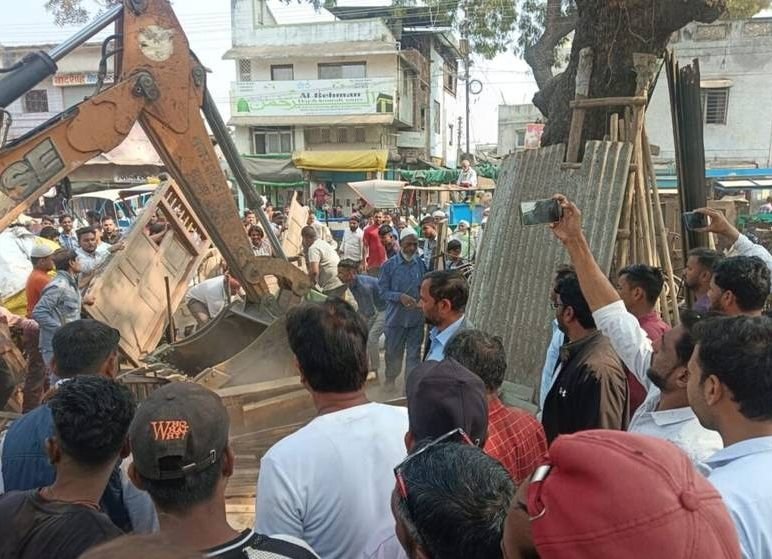 अवैध अतिक्रमण और खुले में अवैध मांस विक्रय पर नगर निगम ने की  कार्यवाही, 7 हजार रुपए का जुर्माना भी वसूला | New India Times