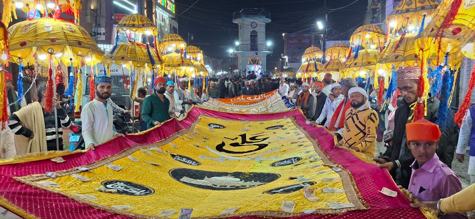 उर्से गरीब नवाज के अवसर पर निकला विशाल चादर जुलूस, प्रसिद्ध मौलाना अमीनुल कादरी ने की शिरकत | New India Times