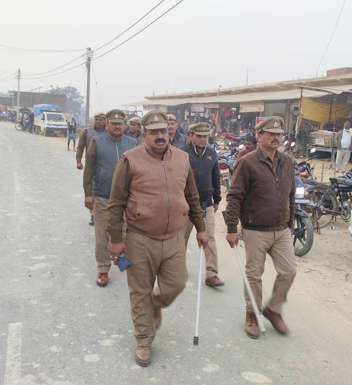 जनपदीय पुलिस द्वारा जनपद में शान्ति-व्यवस्था के दृष्टिगत अपने-अपने थाना क्षेत्रों में पैदल गश्त कर आमजनमानस में सुरक्षा का कराया गया एहसास | New India Times