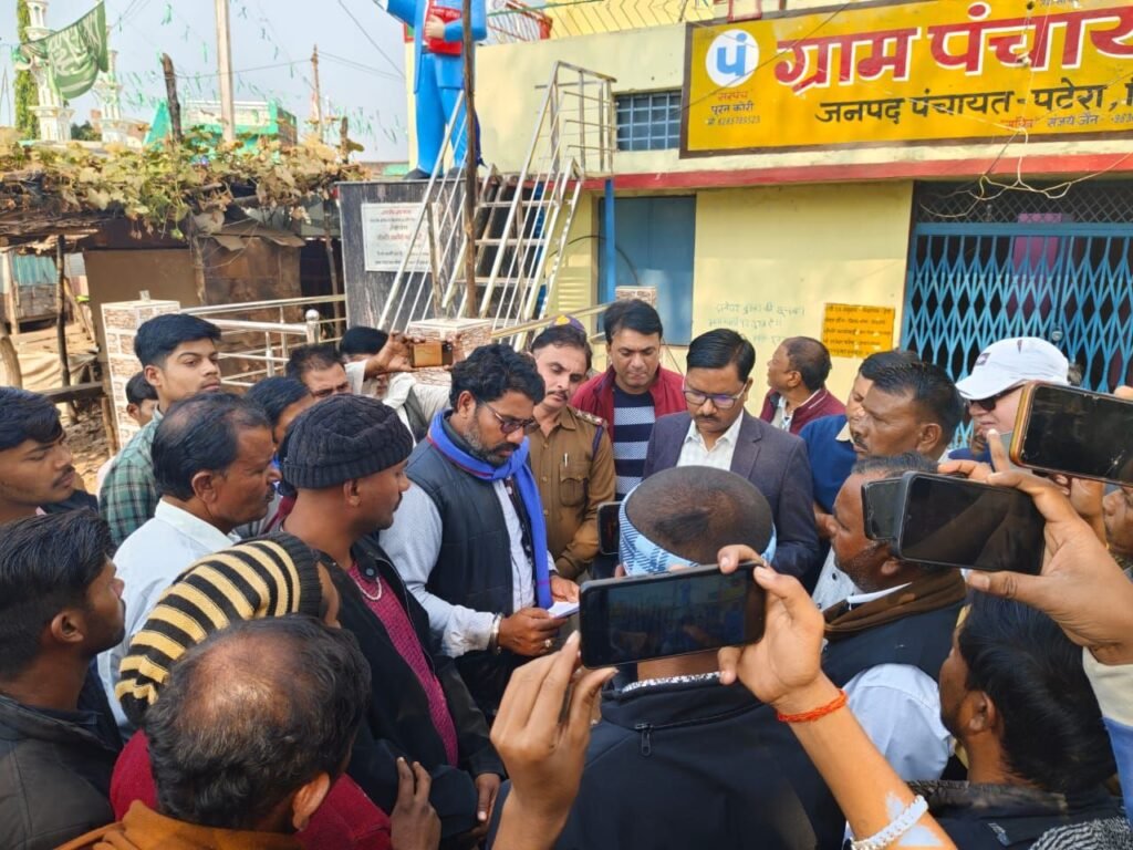 बाबा साहेब अंबेडकर जी की आदम कद प्रतिमा स्थापित करने के लिए सौंपा ज्ञापन, पटेरा में एफआईआर दर्ज, अज्ञात तत्वों द्वारा बाबा साहब की प्रतिमा छतिग्रस्त करने से जिले भर में हुआ विरोध | New India Times