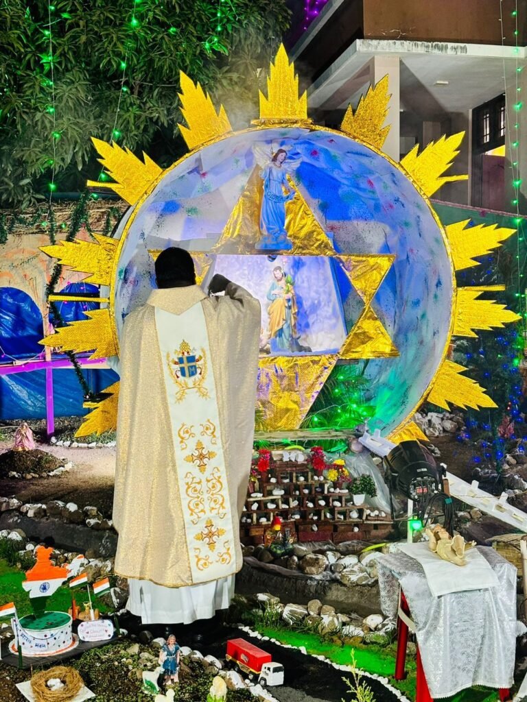 संत आर्नोल्ड चर्च मेघनगर में धूमधाम से मनाया गया क्रिसमस पर्व | New India Times