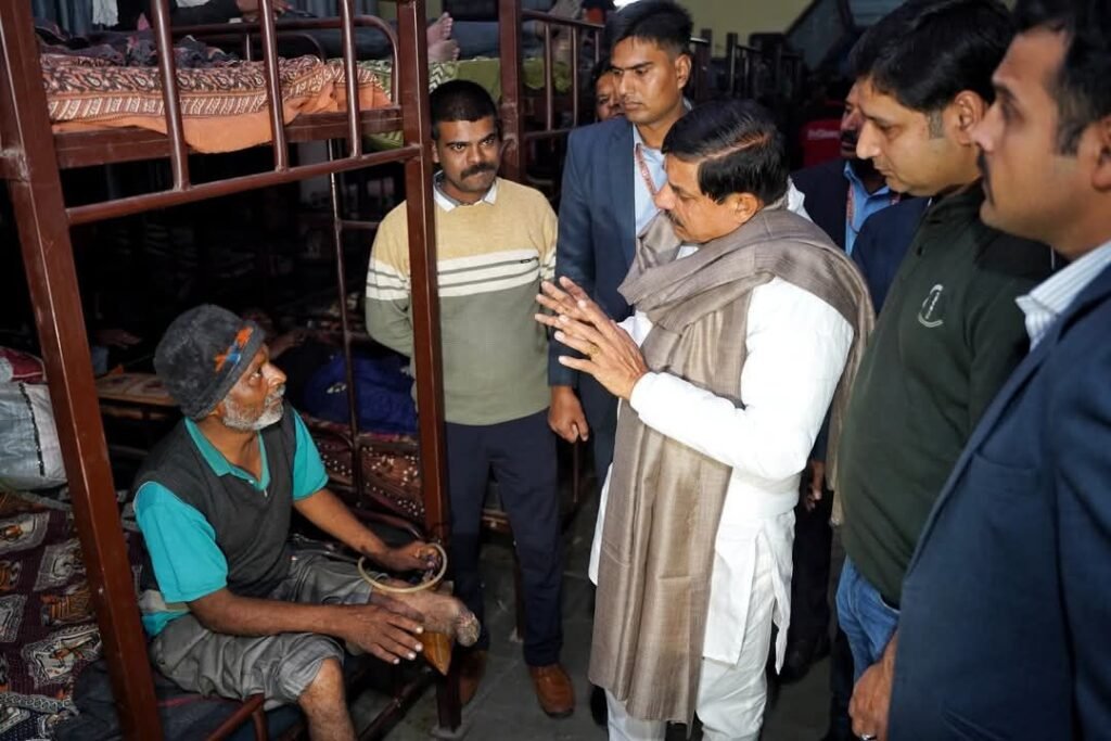 ठंड के बढ़ते प्रभाव को देखते हुए मुख्यमंत्री ने रैनबसेरों का किया औचक निरीक्षण | New India Times