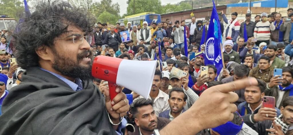 डॉ भीमराव अम्बेडकर जी की प्रतिमा छतिग्रस्त के मामले को लेकर अंबेडकर वादियों ने राज्यपाल के नाम सौंपा ज्ञापन | New India Times