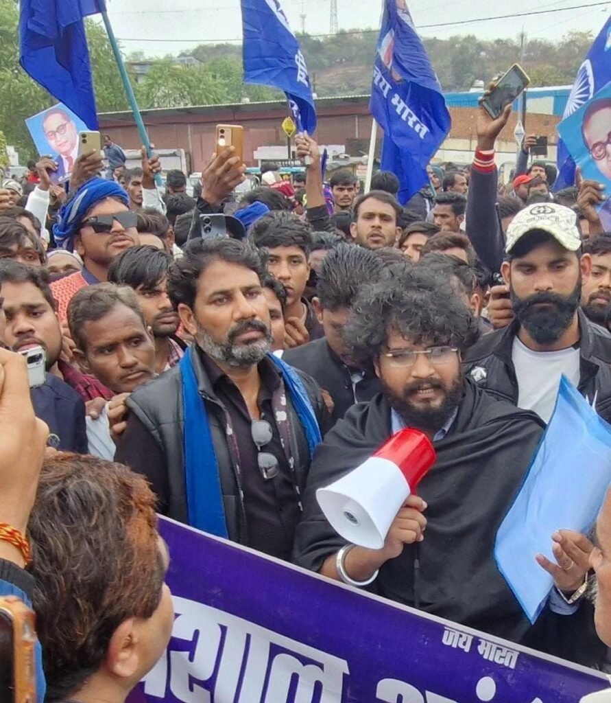 डॉ भीमराव अम्बेडकर जी की प्रतिमा छतिग्रस्त के मामले को लेकर अंबेडकर वादियों ने राज्यपाल के नाम सौंपा ज्ञापन | New India Times