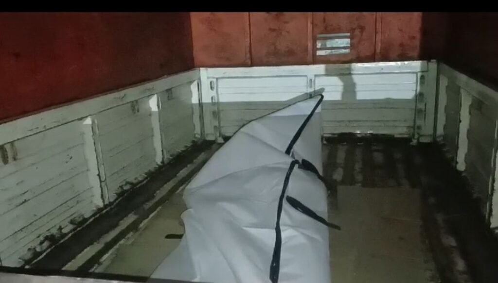 नायब तहसीलदार की गाड़ी से 35 किलोमीटर तक घसीटा युवक का शरीर, हुई मौत, एफ़आईआर दर्ज, नायब तहसीलदार को डीएम ने किया निलंबित | New India Times