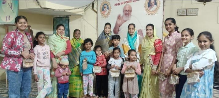 बच्चों को प्रोत्साहन पुरुस्कार किये गए वितरित | New India Times