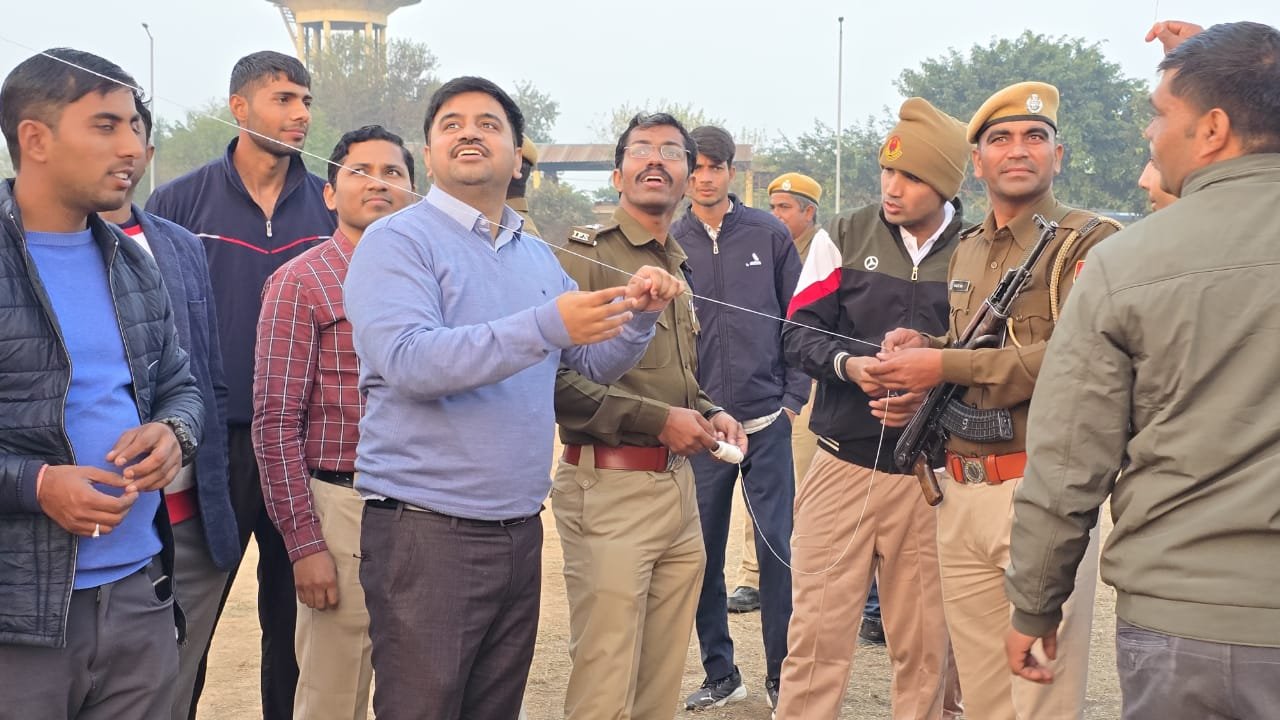 मकर संक्रांति की खुशियों में पुलिस लाइन धौलपुर में आयोजित हुआ विशेष कार्यक्रम 1 मकर संक्रांति की खुशियों में पुलिस लाइन धौलपुर में आयोजित हुआ विशेष कार्यक्रम | New India Times