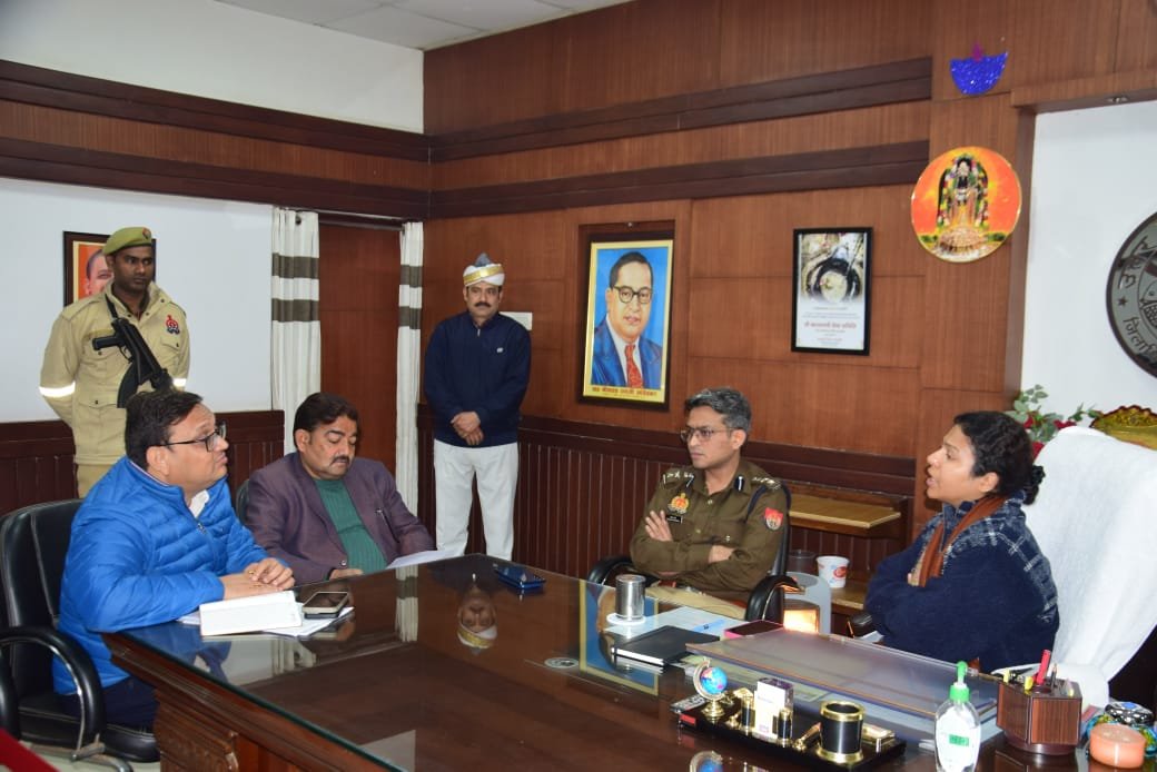 ओवरहाइट, ओवरवेट गन्ना परिवहन पर कसेगा शिकंजा, लगेगी लगाम, डीएम-एसपी ने की बैठक, बनी रणनीति | New India Times