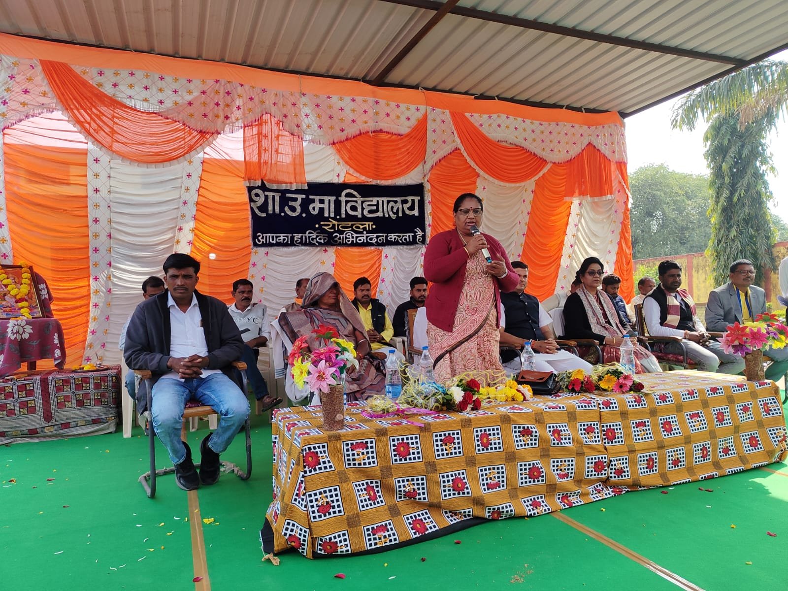 कैबिनेट मंत्री निर्मला भूरिया ने विभिन्न विद्यालयों के छात्र छात्राओं को किया साइकिल वितरण | New India Times