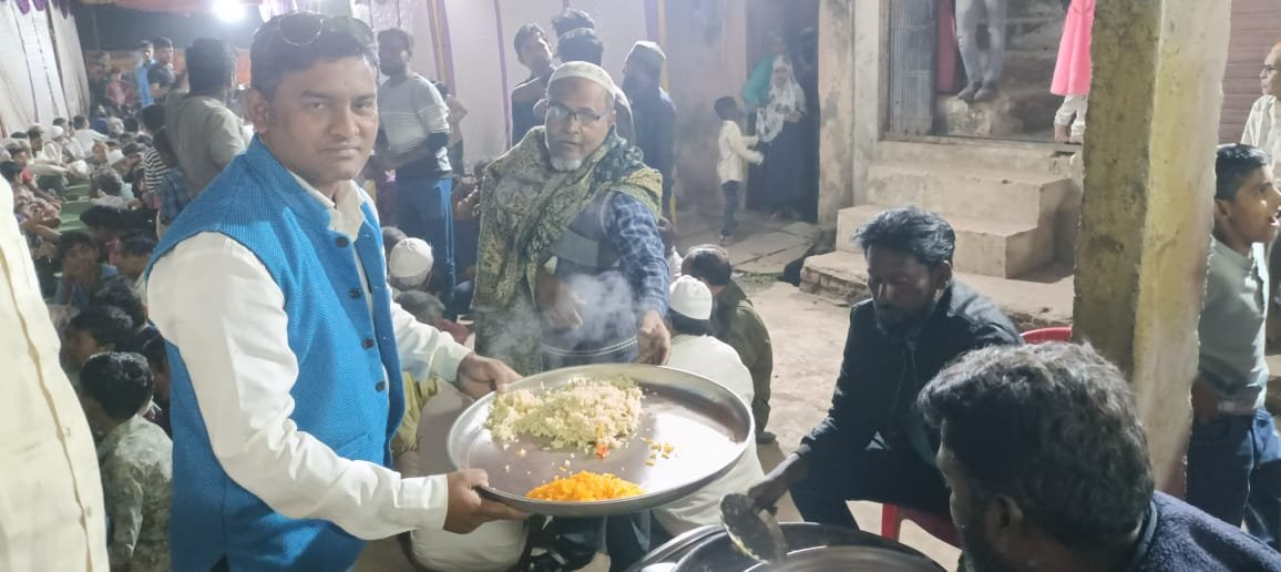 पत्रकार एजाज खान ने आयोजित किया ख्वाजा गरीब नवाज़ का मुबारक लंगर 1 पत्रकार एजाज खान ने आयोजित किया ख्वाजा गरीब नवाज़ का मुबारक लंगर | New India Times