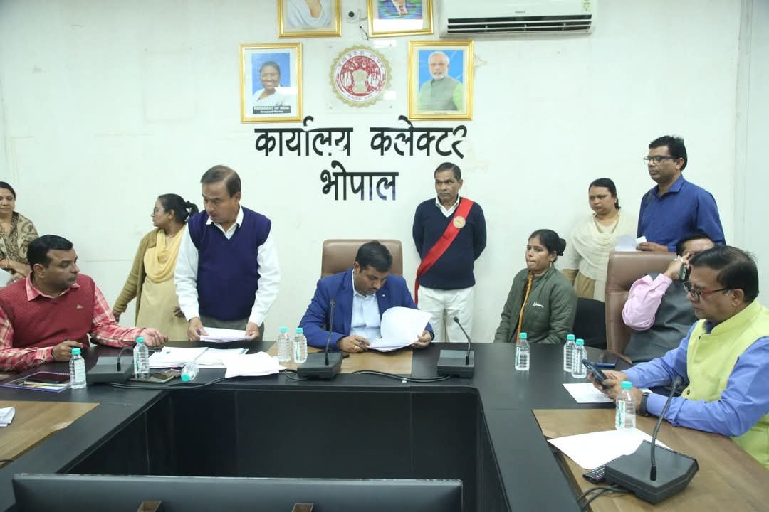 जनसुनवाई में कलेक्टर ने सुनी आवेदकों की समस्याएं | New India Times