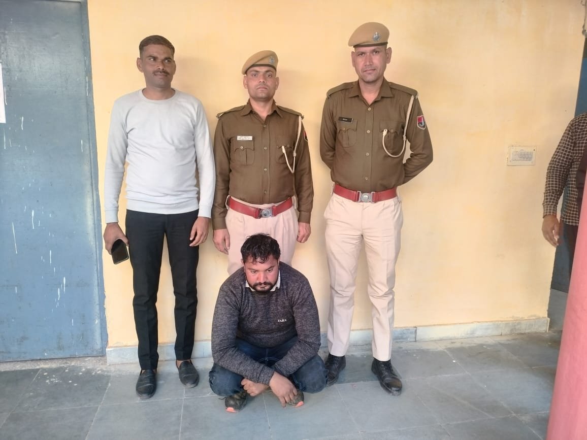 कौलारी थाना पुलिस की बड़ी कार्रवाई: अवैध हथियार के साथ एक युवक को पुलिस ने किया गिरफ्तार | New India Times