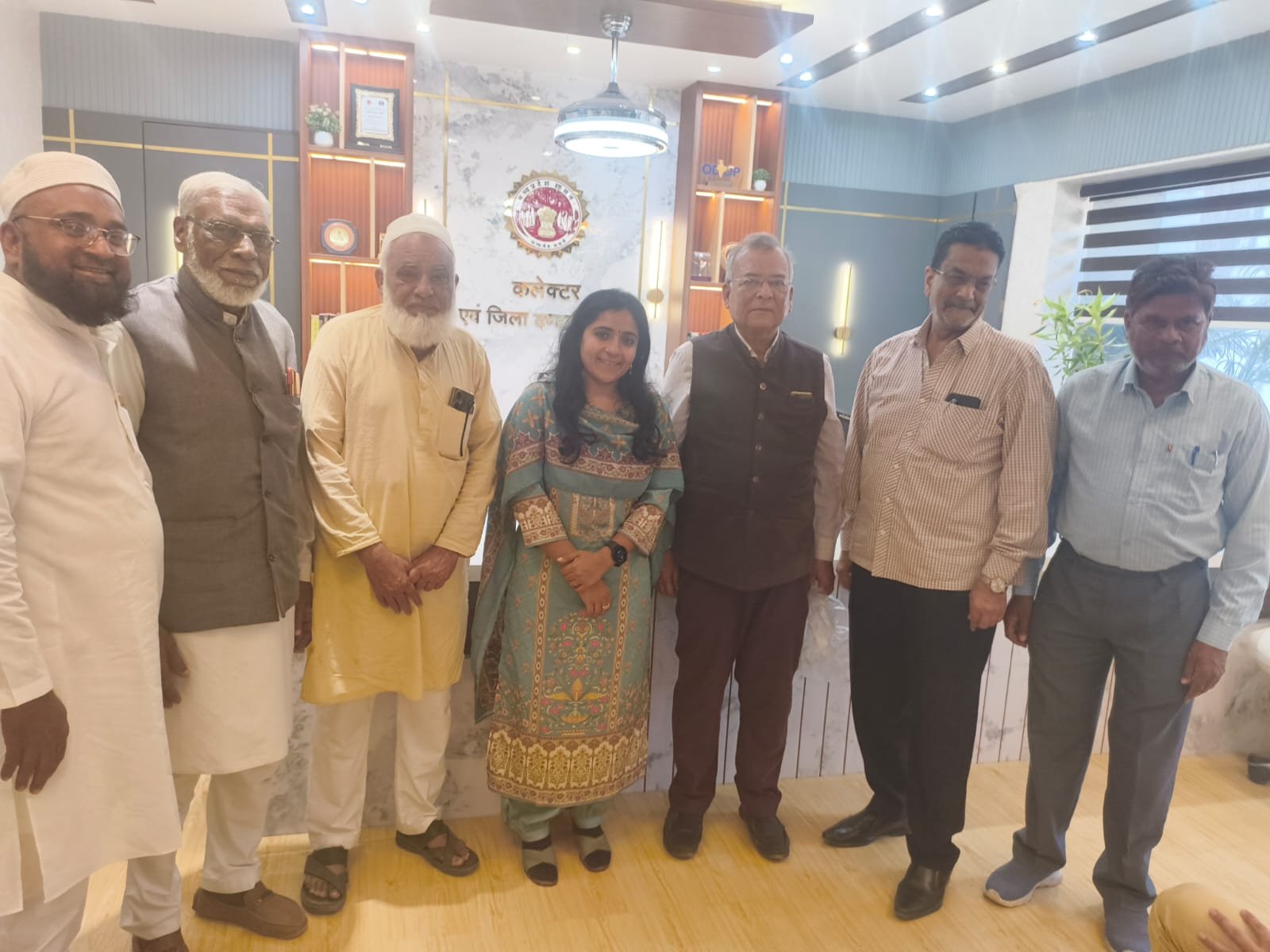 मोमिन जमाअत के प्रतिनिधि मंडल ने भव्या मित्तल से की भेंट 1 मोमिन जमाअत के प्रतिनिधि मंडल ने भव्या मित्तल से की भेंट | New India Times